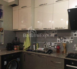 Квартира 3-комн 90 м² - Зураба Горгiладзе, Батумі