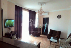 Квартира 3-комн 73 м² - Михайла Лермонтова, Батумі