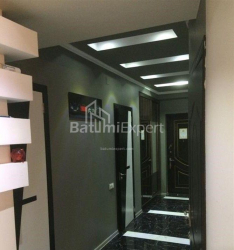 Квартира 3-комн 107 м² - Шерифа Хімшіашвілі, Батумі