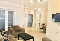 Квартира 3-комн 73 м² - Зураба Горгiладзе, Батумі