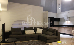 Квартира 3-комн 100 м² - Зураба Горгiладзе, Батумі