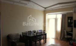 Квартира 100 м² - Ніко Піросмані, Батумі, Грузія