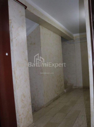 Квартира 3-комн 77 м² - Вахтанга Горгасалі, Батумі