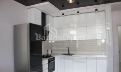 Квартира 3-комн 80 м² - Зураба Горгiладзе, Батумі