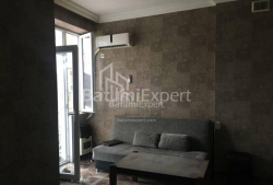 Квартира 2-комн 46 м² - Генерала Аслана Абашидзе, Батумі