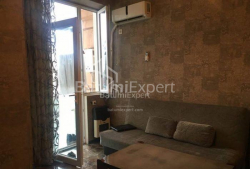 Квартира 2-комн 46 м² - Генерала Аслана Абашидзе, Батумі
