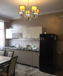 Квартира 4-комн 86 м² - Ангiса, Батумі