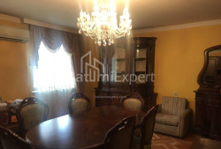 Квартира 4-комн 93 м² - Юр'ївська, Батумі
