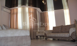Квартира 3-комн 80 м² - Зураба Горгiладзе, Батумі