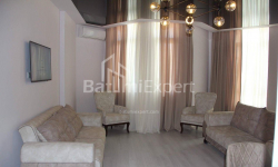 Квартира 3-комн 80 м² - Зураба Горгiладзе, Батумі