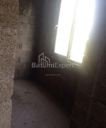 Квартира 3-комн 47 м² - Фрiдiона Халвашi, Батумі