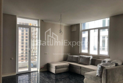 Квартира 2-комн 81 м² - Юр'ївська, Батумі