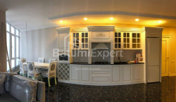 Квартира 2-комн 81 м² - Юр'ївська, Батумі