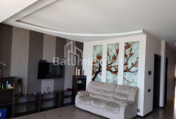 Квартира 4-комн 128 м² - Зураба Горгiладзе, Батумі