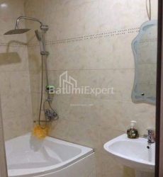 Квартира 2-комн 46 м² - Oлександра Пушкiна, Батумі