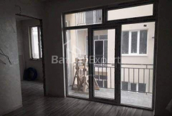 Квартира 2-комн 42 м² - Фрiдiона Халвашi, Батумі
