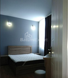 Квартира 3-комн 80 м² - Oлександра Пушкiна, Батумі