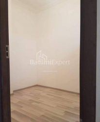 Квартира 3-комн 48 м² - Петра Багратіоні, Батумі