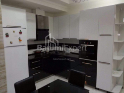 Квартира 4-комн 70 м² - Шерифа Хімшіашвілі, Батумі