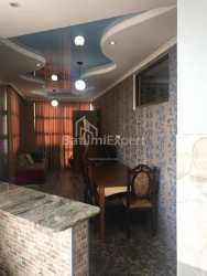 Квартира 3-комн 72 м² - Oлександра Пушкiна, Батумі