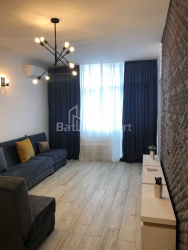 Квартира 3-комн 61 м² - Іллі Чавчавадзе, Батумі