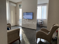 Квартира 2-комн 52 м² - Шерифа Хімшіашвілі, Батумі
