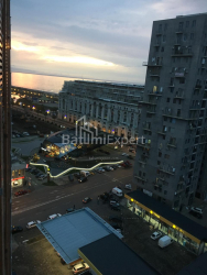 Квартира 3-комн 79 м² - Зураба Горгiладзе, Батумі