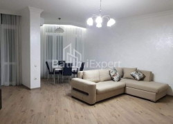 Квартира 2-комн 57 м² - Зураба Горгiладзе, Батумі