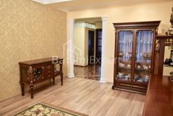 Квартира 3-комн 117 м² - Зураба Горгiладзе, Батумі