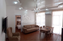 Квартира 3-комн 55 м² - Леха і Марії Качинських, Батумі