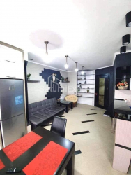 Квартира 4-комн 100 м² - Зураба Горгiладзе, Батумі