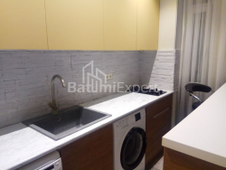 Квартира 42.3 м² - Леха і Марії Качинських, Батумі, Грузія