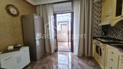 Квартира 3-комн 90 м² - Костянтина Гамсахурдія, Батумі