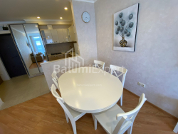 Квартира 2-комн 63 м² - Зураба Горгiладзе, Батумі