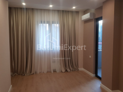 Квартира 4-комн 100 м² - Зураба Горгiладзе, Батумі