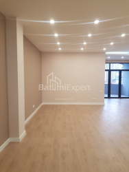 Квартира 4-комн 100 м² - Зураба Горгiладзе, Батумі