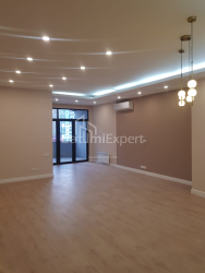 Квартира 4-комн 100 м² - Зураба Горгiладзе, Батумі