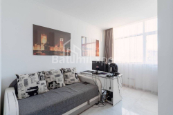 Квартира 3-комн 75.6 м² - Ніко Піросмані, Батумі