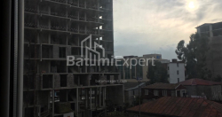 Квартира 3-комн 55 м² - Ладо Гудіашвілі, Батумі